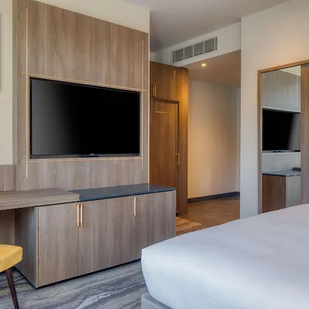 Hotell Hilton Kilmainham 4*