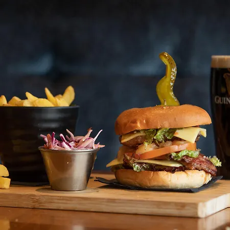 Hilton Kilmainham Hotell 4*