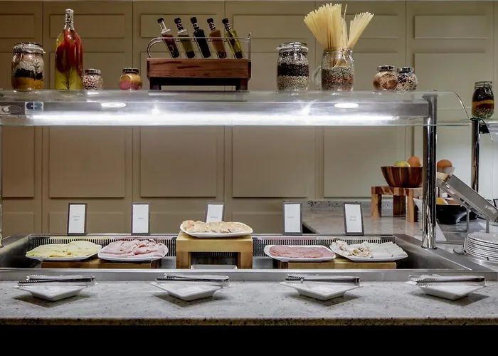 Hilton Kilmainham فندق 4*